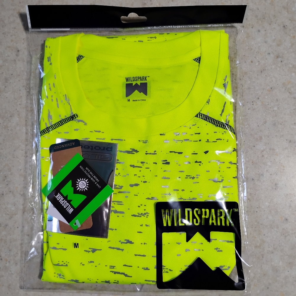 NWT- Men's Wildspark Reflective Performance Shirt- Lime- Med